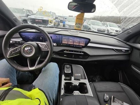 Used 2025 Buick Enclave Sport Touring w/ Power Package image 3