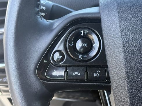 Used 2022 Toyota Prius Prime XLE image 17