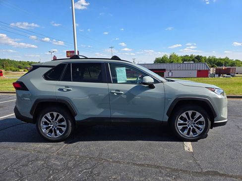 Used 2021 Toyota RAV4 XLE Premium FWD image 6