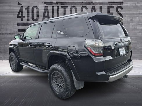 Used 2018 Toyota 4Runner TRD Off-Road AWD/4WD image 8