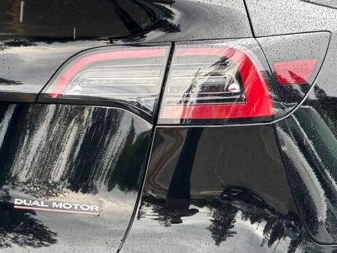 Used 2022 Tesla Model Y Performance image 26