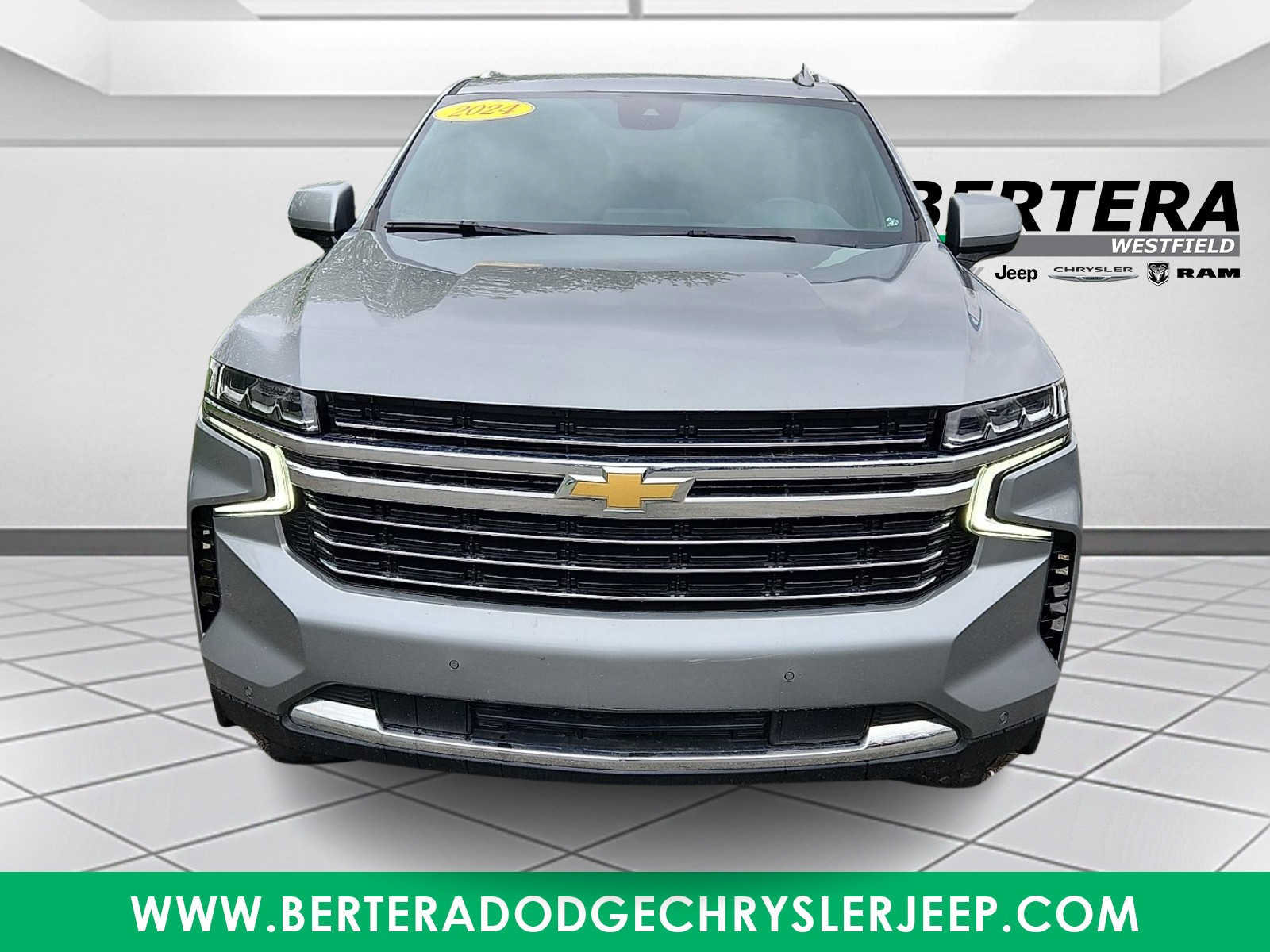 Used 2024 Chevrolet Suburban LT AWD/4WD image 2