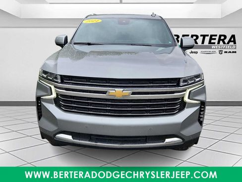 Used 2024 Chevrolet Suburban LT AWD/4WD image 2