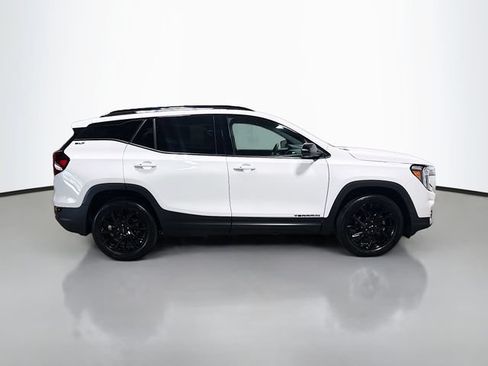 Used 2024 GMC Terrain SLT w/ Tech Package AWD/4WD image 5