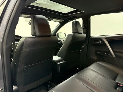 Used 2017 Toyota RAV4 SE image 36