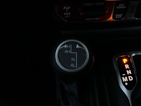 Used 2025 Jeep Wrangler Unlimited Rubicon image 20