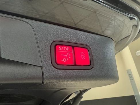 Used 2022 Mercedes-Benz GLB 250 image 23