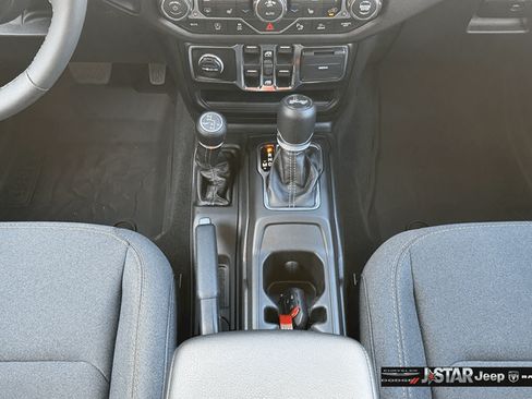 Used 2026 Jeep Wrangler Unlimited Sport AWD/4WD image 16
