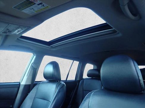 Used 2012 Toyota Highlander Limited w/ Tow Pkg image 14