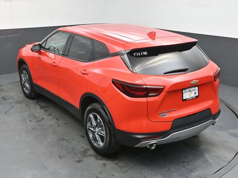 Used 2025 Chevrolet Blazer LT AWD/4WD image 36
