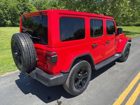 Used 2020 Jeep Wrangler Unlimited Sahara AWD/4WD image 7