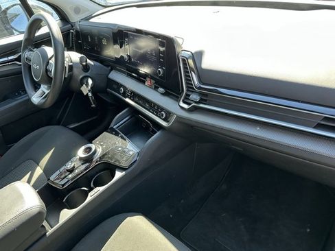 Used 2023 Kia Sportage LX image 25