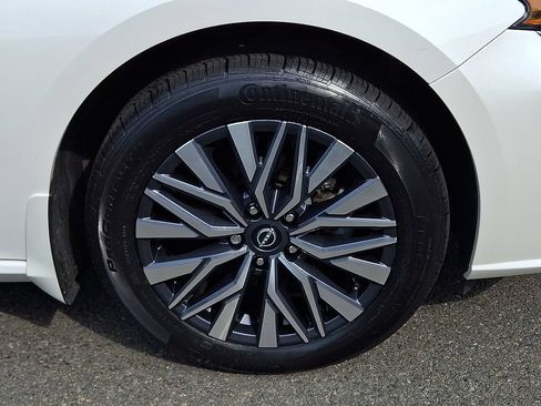 Used 2023 Nissan Altima 2.5 SV AWD/4WD image 11