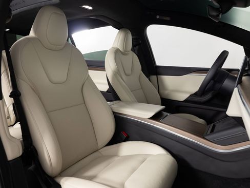 Used 2023 Tesla Model X AWD/4WD image 29