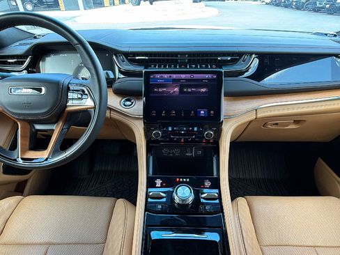 Certified 2025 Jeep Grand Cherokee Summit AWD/4WD image 16