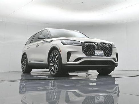 Used 2025 Lincoln Aviator Reserve w/ Equipment Group 201A AWD/4WD image 53