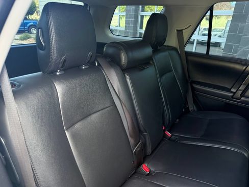 Used 2019 Toyota 4Runner TRD Off-Road AWD/4WD image 43