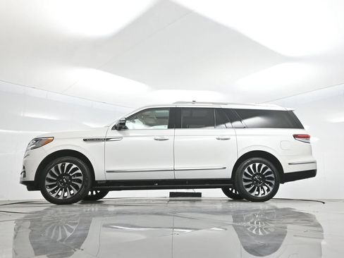 Used 2023 Lincoln Navigator L Black Label AWD/4WD image 7