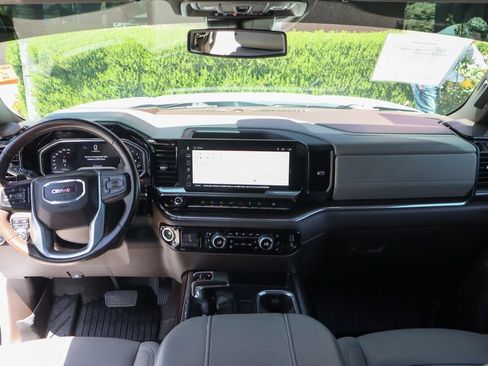 Used 2023 GMC Sierra 1500 SLT w/ SLT Premium Package AWD/4WD image 31