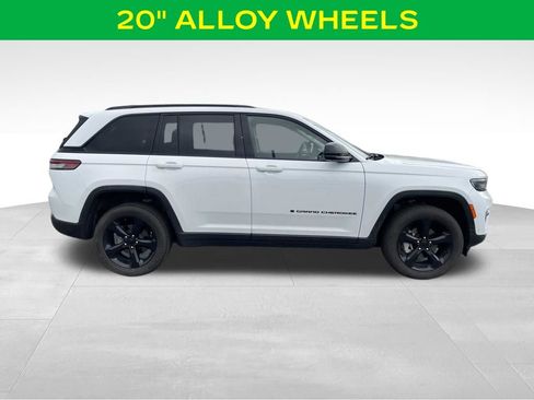 Used 2023 Jeep Grand Cherokee Limited w/ Luxury Tech Group II image 6