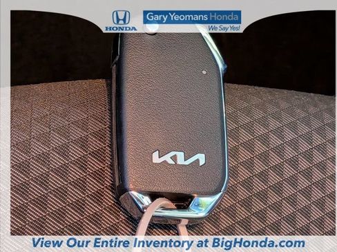 Used 2025 Kia Soul LX w/ LX Technology Package FWD image 29