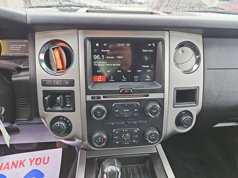 Used 2017 Ford Expedition XLT w/ Equipment Group 202A AWD/4WD image 17