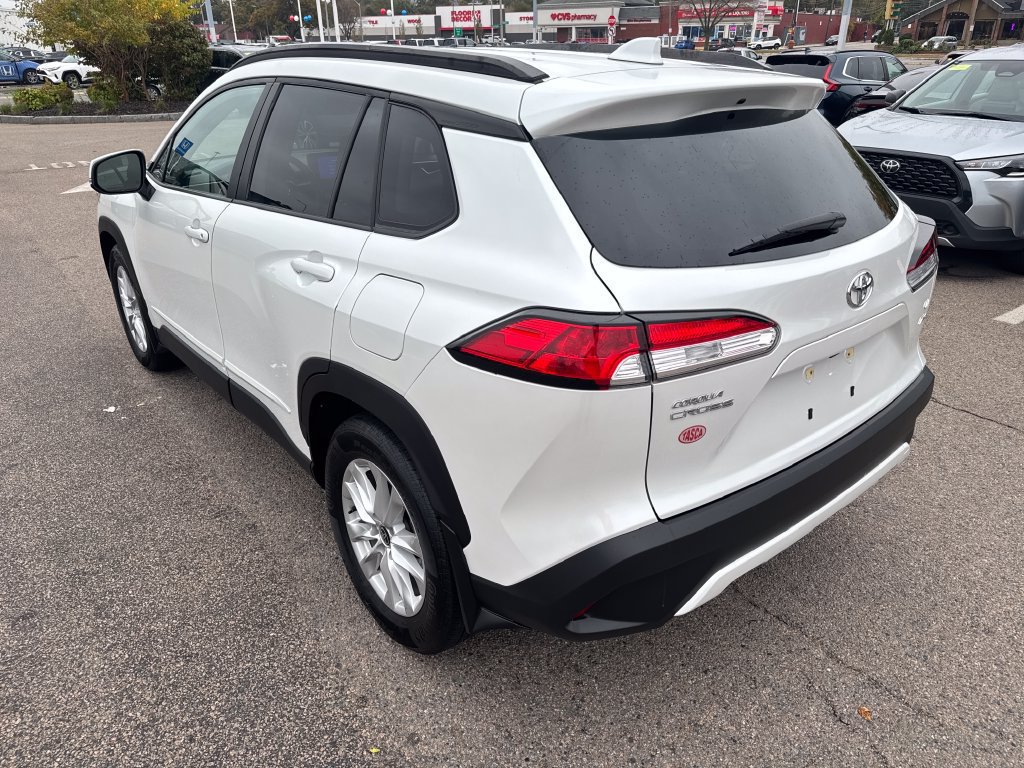 Used 2023 Toyota Corolla Cross LE w/ Moonroof Package AWD/4WD image 5