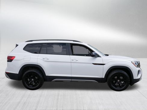 Certified 2026 Volkswagen Atlas Peak Edition AWD/4WD image 8