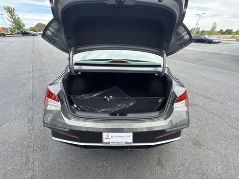 New 2026 Hyundai Elantra SEL Sport Premium FWD image 25