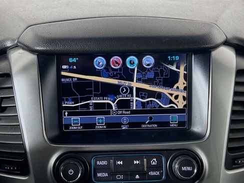 Used 2019 Chevrolet Suburban LT image 13