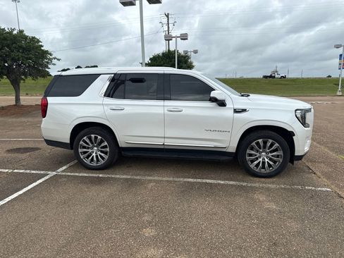 Used 2022 GMC Yukon SLT w/ SLT Luxury Package RWD image 4