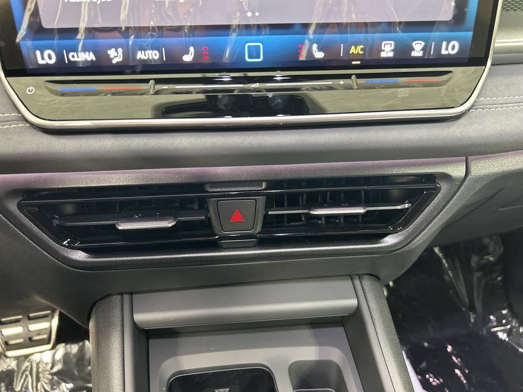 New 2026 Volkswagen Tiguan SE R-Line AWD/4WD image 15