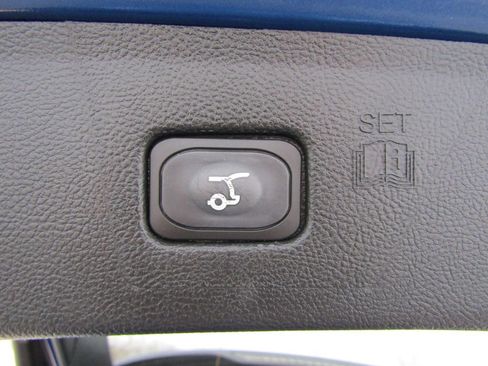 Used 2024 Ford Edge SEL w/ Convenience Package image 7