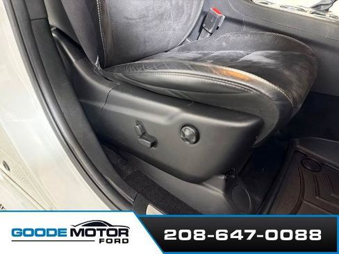 Used 2018 Dodge Durango SRT w/ Trailer Tow Group IV AWD/4WD image 25