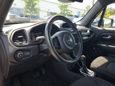 Certified 2022 Jeep Renegade Altitude AWD/4WD image 20