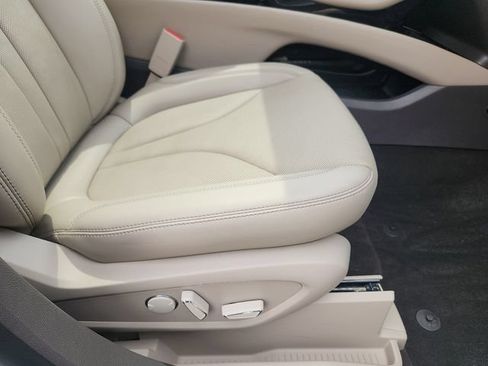 Used 2022 Lincoln Nautilus Reserve AWD/4WD image 33