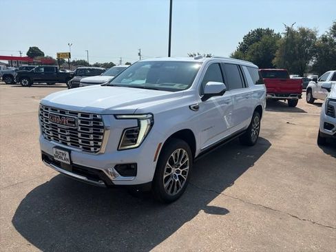 New 2026 GMC Yukon XL Denali w/ Sun & Power Step Package AWD/4WD image 2