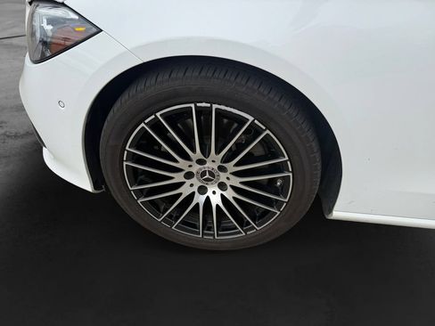Used 2025 Mercedes-Benz C 300 4MATIC Sedan image 9