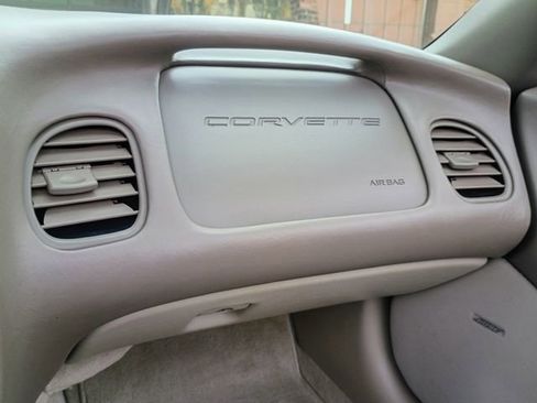 Used 2004 Chevrolet Corvette Convertible w/ Preferred Equipment Group image 61