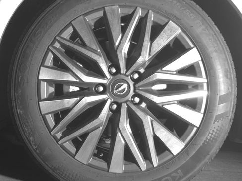 Used 2025 Nissan Altima 2.5 SV FWD image 12