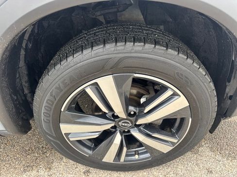 Used 2023 Nissan Rogue Platinum w/ Platinum Premium Package image 11