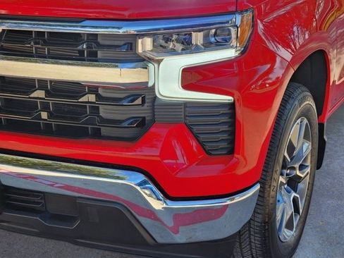Used 2025 Chevrolet Silverado 1500 LT image 16