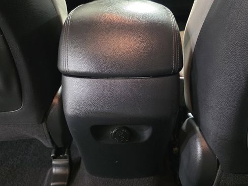 Used 2017 Hyundai Santa Fe SE image 16