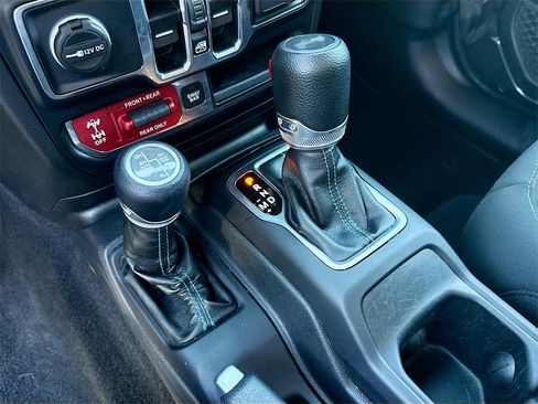 Used 2022 Jeep Wrangler Unlimited Rubicon 4xe image 18