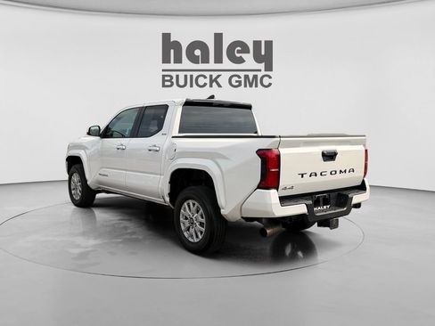 Used 2025 Toyota Tacoma SR5 AWD/4WD image 3
