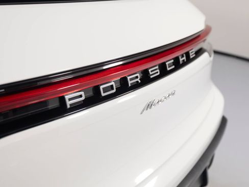 Certified 2026 Porsche Macan AWD/4WD image 41