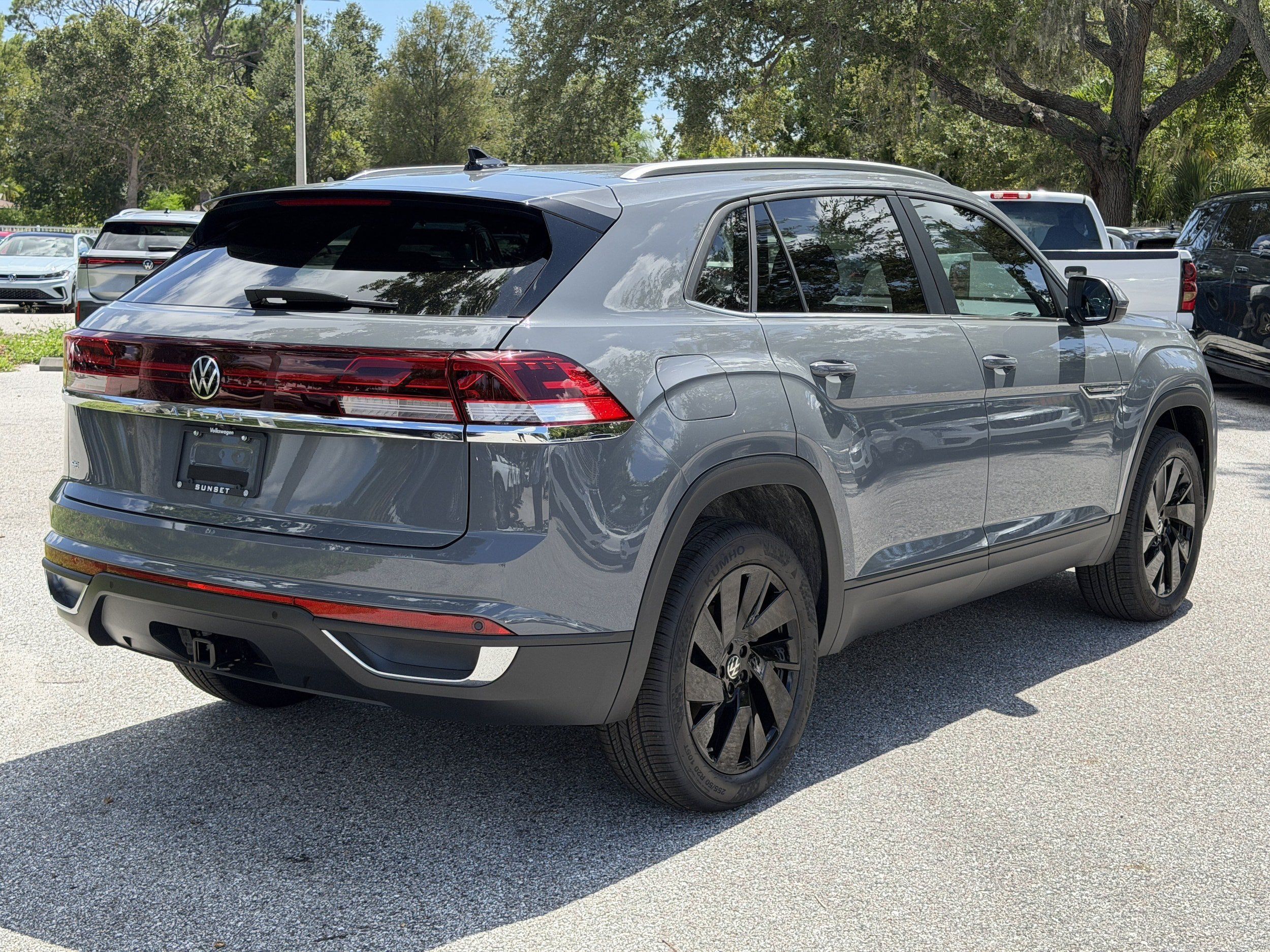 New 2026 Volkswagen Atlas Cross Sport SE FWD image 7