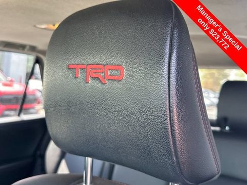 Used 2018 Toyota 4Runner TRD Off-Road Premium AWD/4WD image 19