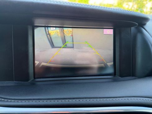 Used 2017 INFINITI QX30 FWD image 16