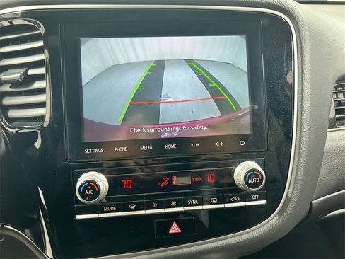 Used 2020 Mitsubishi Outlander LE image 15